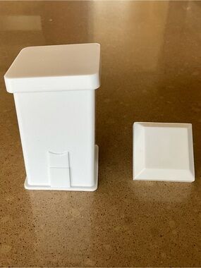 White Plastic Corn Cob Butterer